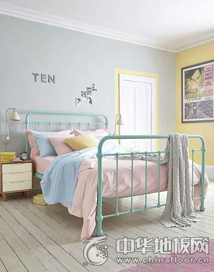 欧式小清新风格卧室灰色木地板装修效果图