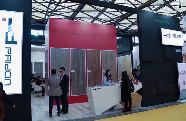 荣登地板-2016年上海地材展展馆展示